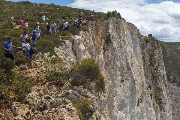 Ζάκυνθος: Πτώση άνδρα από βράχο στη θέα του Ναυάγιου - Έχει τις αισθήσεις του