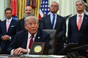 Το ανώτατο δικαστήριο των ΗΠΑ απέρριψε προσφυγή του Τραμπ για την επιστολική ψήφο