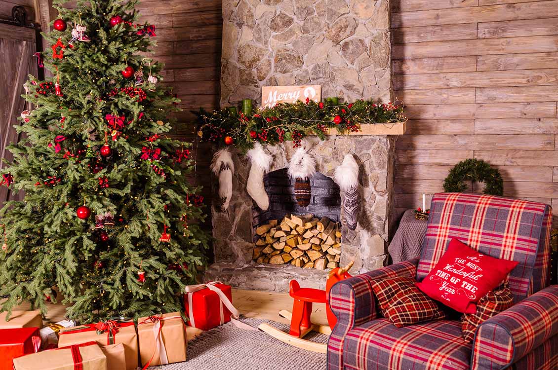 fireplace tree Xmas deco unsplash