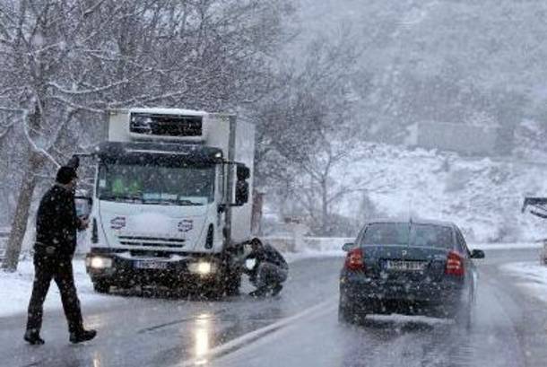 Έντονα τα επικίνδυνα καιρικά φαινόμενα σε όλη τη χώρα