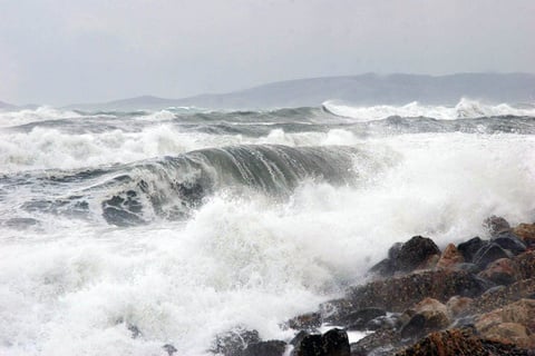 Με πολλά μποφόρ και ισχυρές καταιγίδες τα Θεοφάνια - Βελτίωση το Σαββατοκύριακο