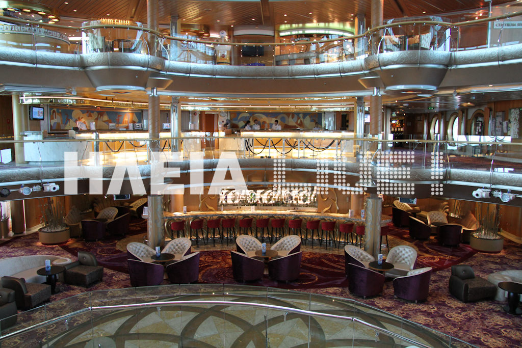 Ο όμορφος κόσμος του Graundeur of the Seas . . . (video)