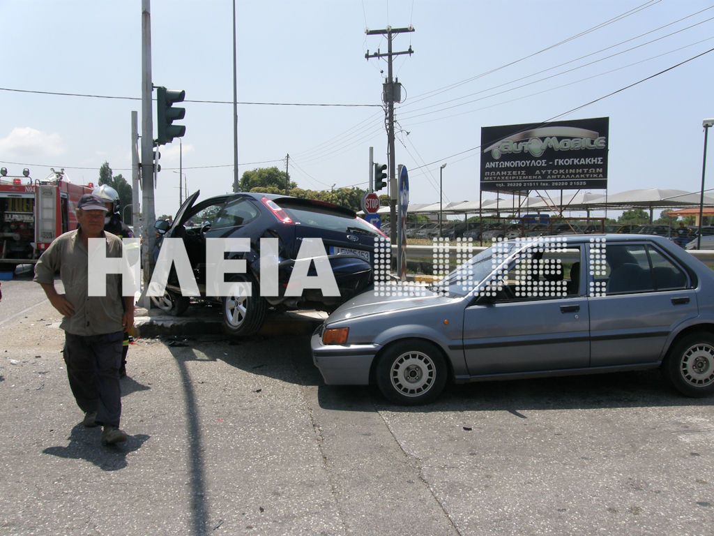 Διασταύρωση Κουρούτας: Τριπλή καραμπόλα με τρεις τραυματίες