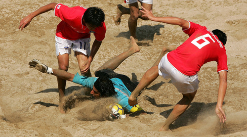 Γλύφα: Ξεκινά σήμερα Το 1ο τουρνουά beach soccer