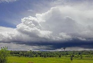 Ένα ακόμα μεσημέρι με μπόρα στην Φολόη