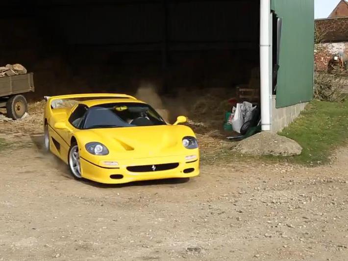 Video: Στο χώμα και η Ferrari F50