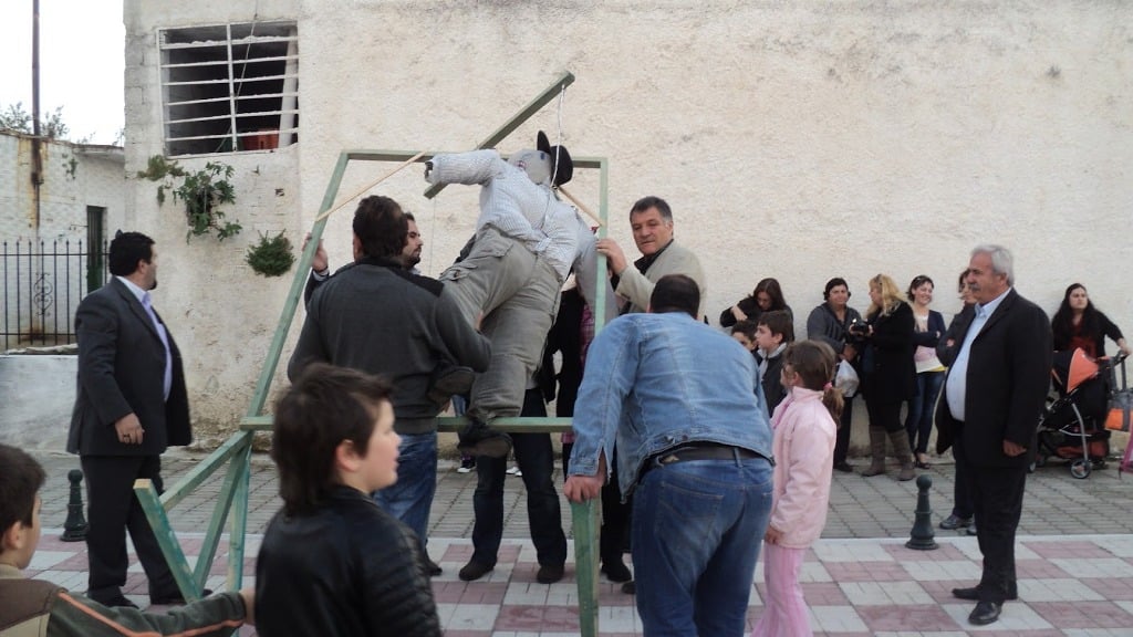 Αναβιώνει το έθιμο του Ιούδα στο Νεοχώρι Κυλλήνης