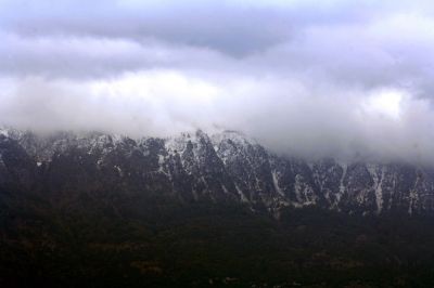 Άσπρισαν οι κορυφές στα ορεινά της Βόρειας Ελλάδας