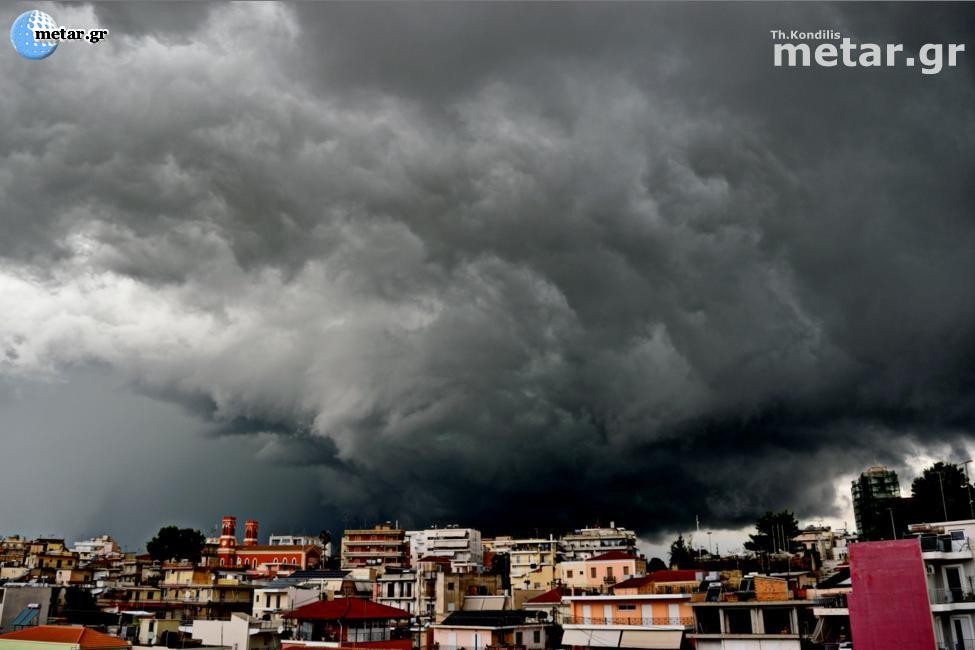 Εντυπωσιακές φωτογραφίες από την πρωινή καταιγίδα στον Πύργο