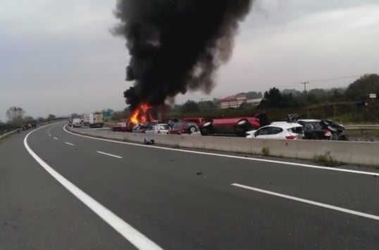 Οι πρώτες στιγμές μετά το δυστύχημα στην Εγνατία - Απόγνωση, φόβος, ουρλιαχτά: &quot;Θεέ μου, Θεέ μου&quot; λέει ένας από τους διασωθέντες - Συγκλονιστικά VIDEO