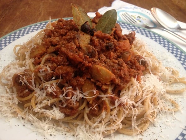 Η συνταγή της ημέρας: Μακαρόνια με κιμά ή spaghetti bolognese by Betty