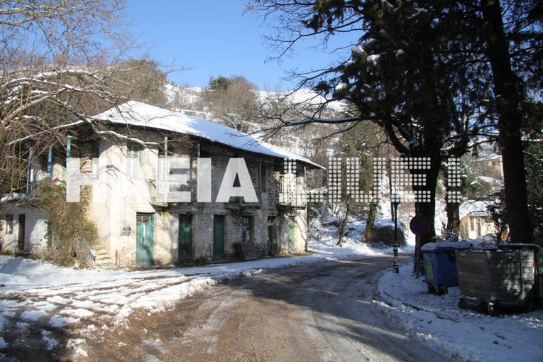 Ηλεία: Τσουχτερό κρύο και χιόνα στα ορεινά του νομού