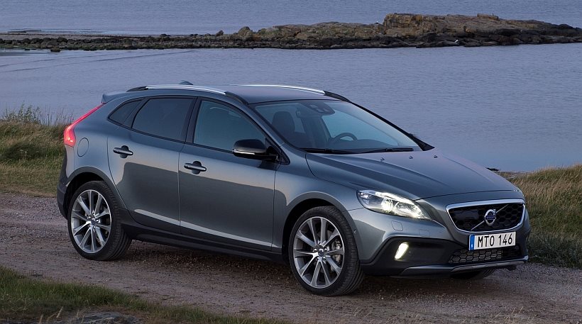 Με νέο κινητήρα τα Volvo V40 &amp; V40CC