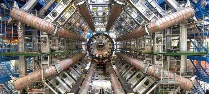 Οι επιστήμονες του CERN ετοιμάζονται για επαφή με παράλληλο σύμπαν!