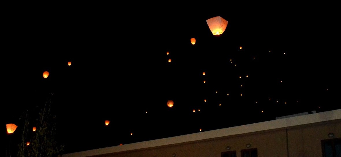 Κατάκολο: Τα UFO . . . ήταν φαναράκια ευχών από παιδικό πάρτι