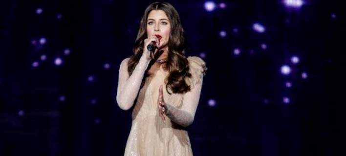 Eurovision 2017: Η πρώτη πρόβα της Demy - Τραγουδάει στη . . . βροχή, χορεύουν μέσα στο νερό