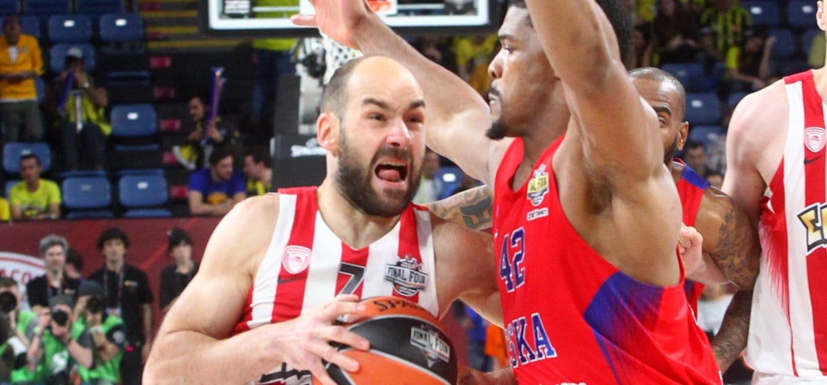 Στον τελικό του Final Four ο Ολυμπιακός με 82-78 την ΤΣΣΚΑ