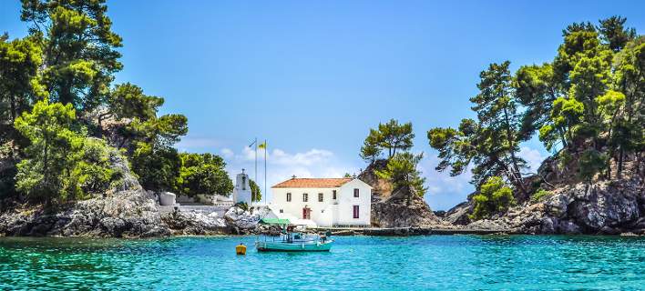 Νησί καρτ ποστάλ στο Ιόνιο - Μια σταλιά, έχει πάνω του μόνο μια εκκλησιά και ένα κάστρο!