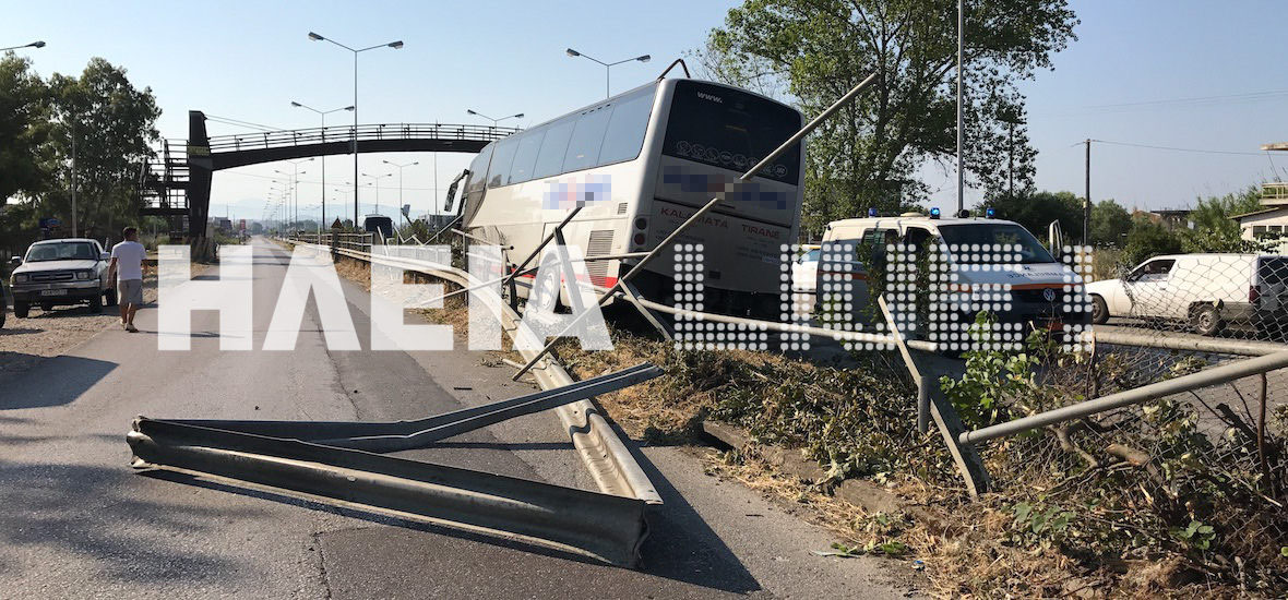 Τρόμος στην Πατρών - Πύργου - Τα ξήλωσε όλα ανεξέλεγκτο λεωφορείο (photo &amp; video)