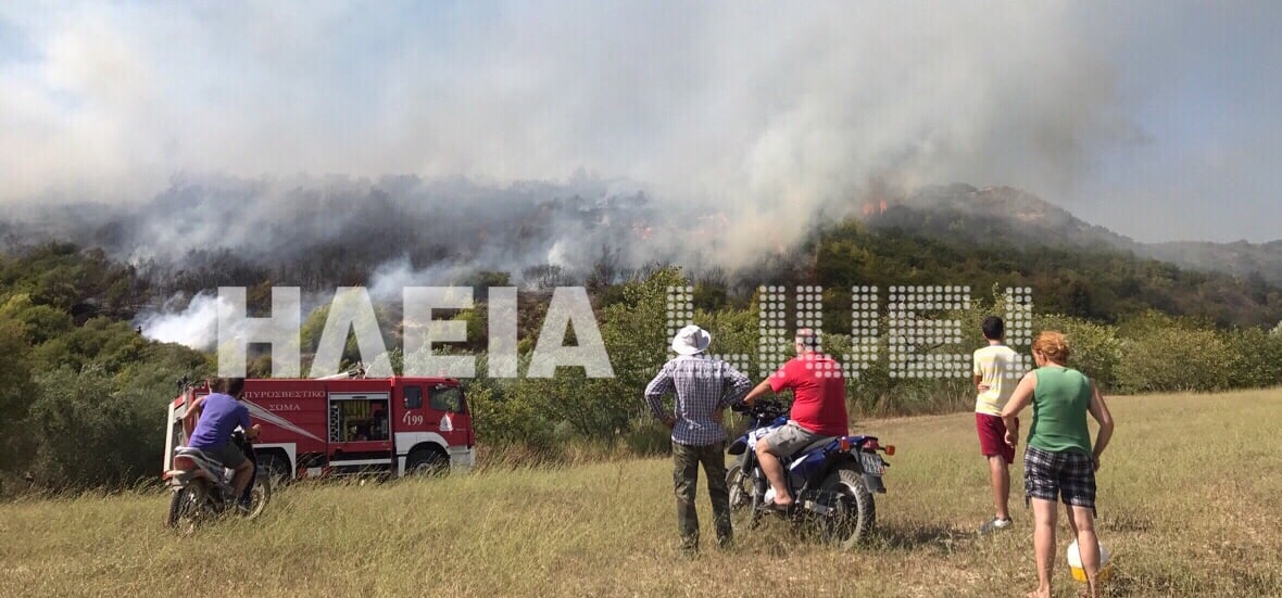 Ηλεία: Μαίνεται η πυρκαγιά στο Περιστέρι