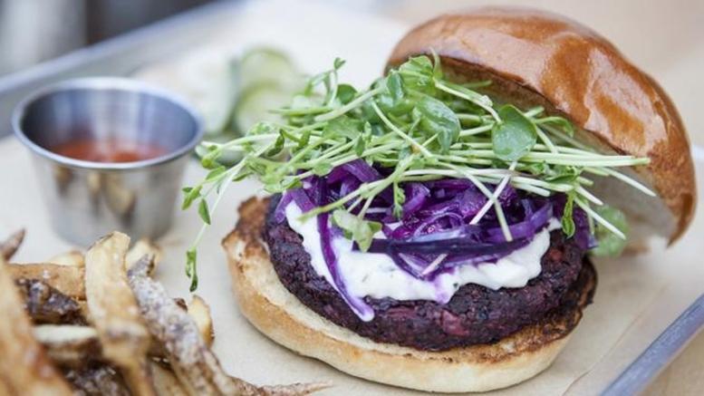 Στο Νταβός τρώνε &quot;Impossible Burger&quot;, μοιάζει με κρέας, αλλά δεν είναι