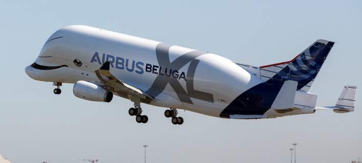 BelugaXL: Παρθενική πτήση για το γιγαντιαίο αεροσκάφος της Airbus - Μια &quot;φάλαινα&quot; στον αέρα