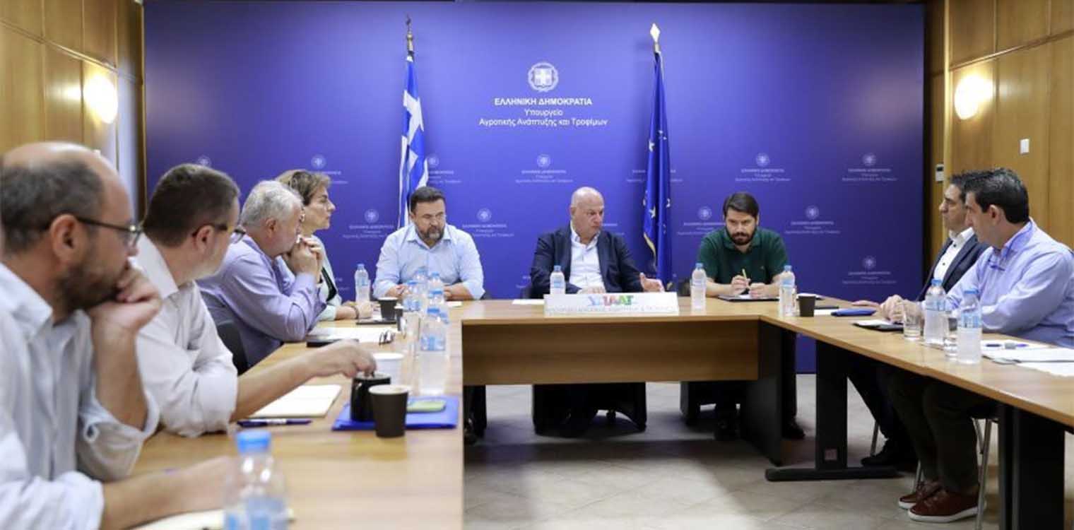 Συνάντηση ΥπΑΑΤ Κ. Τσιάρα με αντιπροσωπεία της ΕΘΕΑΣ