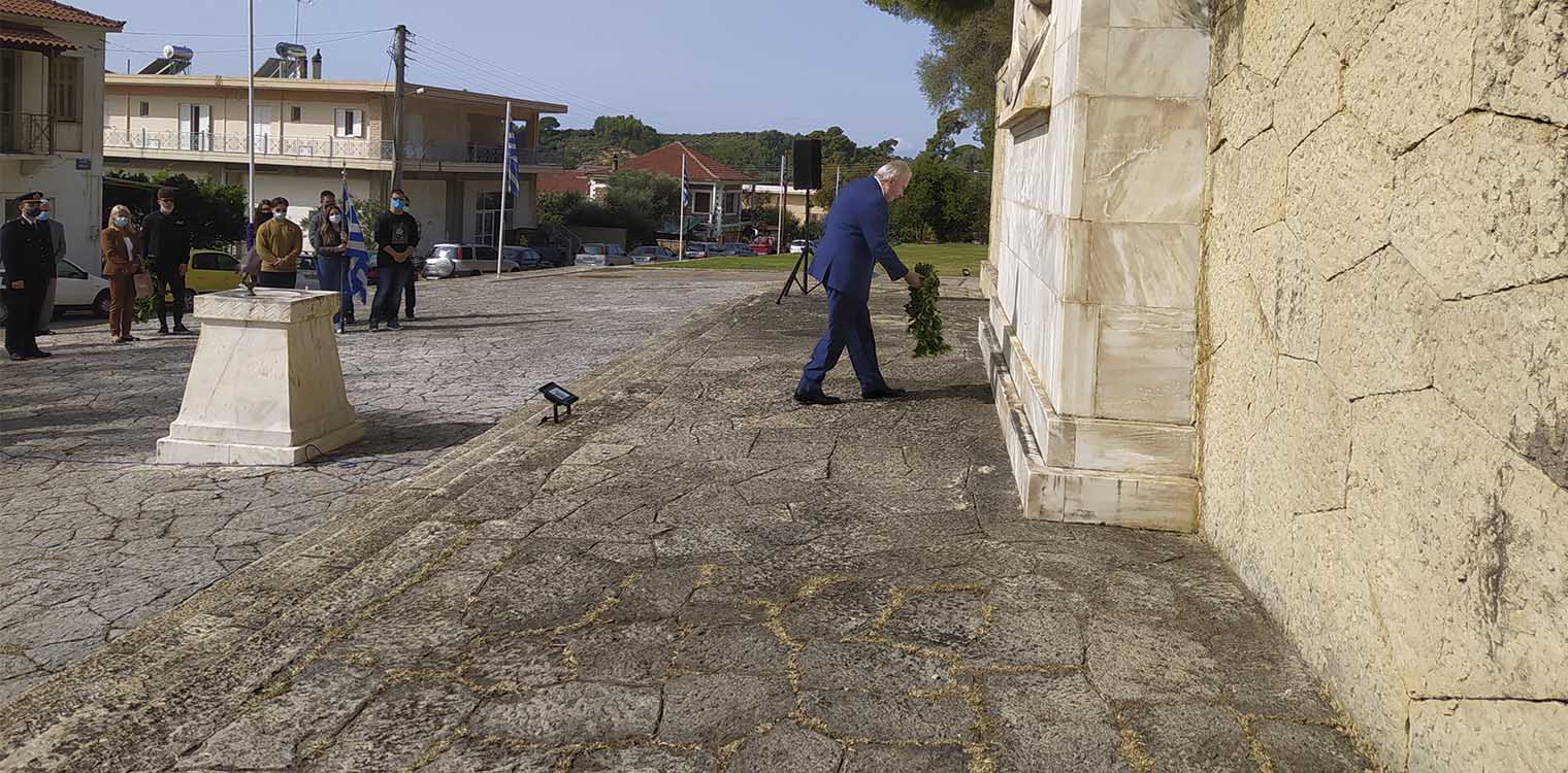 Δήμος Ανδρίτσαινας - Κρεστένων: Προσκύνημα και κατάθεση στεφάνων στο Μνημείο Ηρώων Κρεστένων