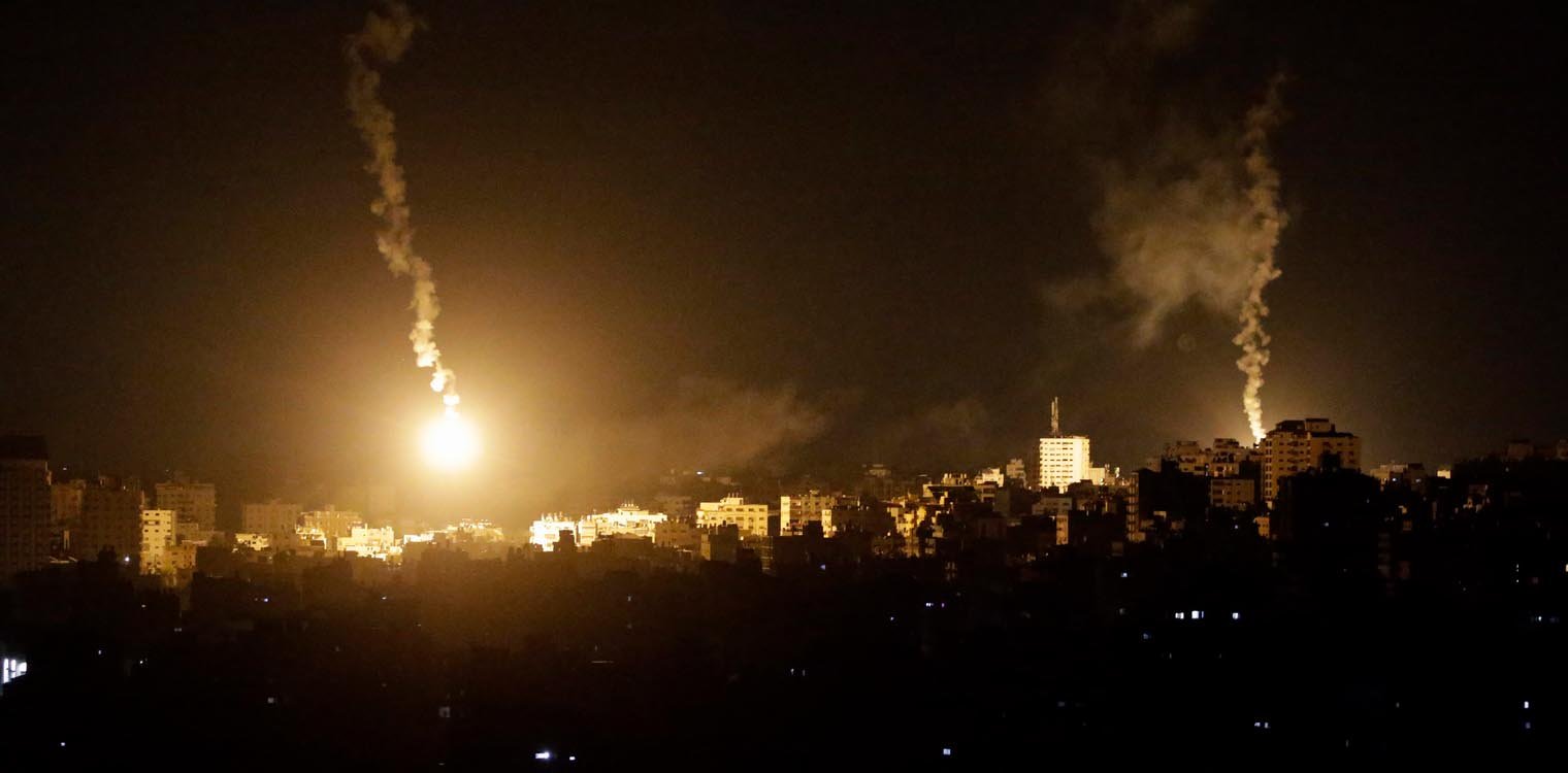 Γάζα: Συγκλονιστικό βίντεο από τη στιγμή που οι ισραηλινές δυνάμεις βομβαρδίζουν κτήριο