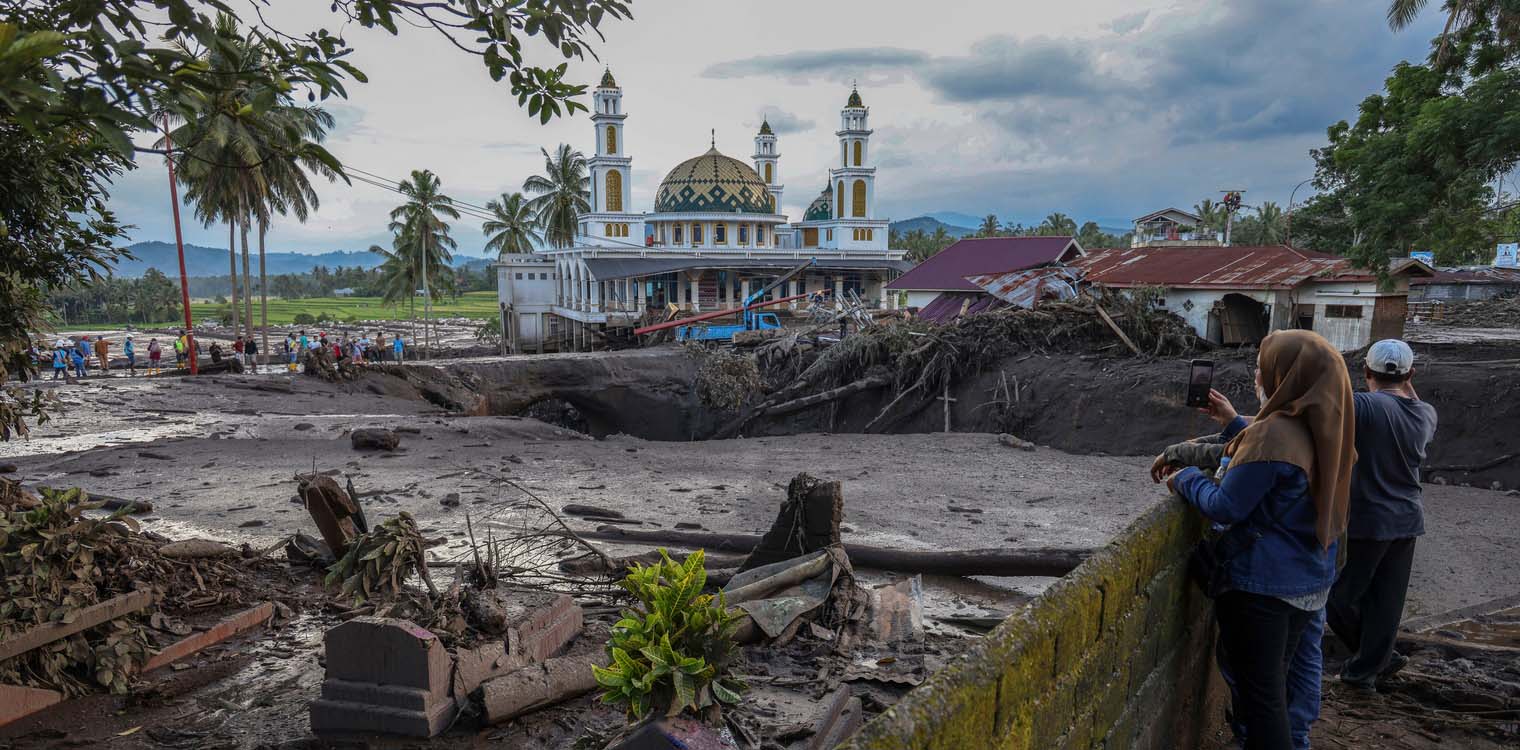 Ινδονησία: Τουλάχιστον 34 νεκροί και 16 αγνοούμενοι από πλημμύρες και κατολισθήσεις