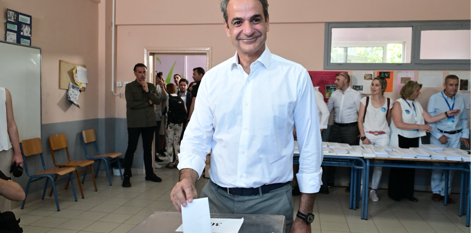 Ευρωεκλογές 2024 - «Ψηφίζουμε για μία ισχυρή Ελλάδα, μία ισχυρή Ευρώπη» - Στην Κηφισιά με τον γιο του ψήφισε ο Κυριάκος Μητσοτάκης