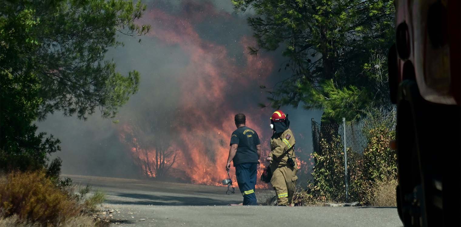 Την Τετάρτη απολογείται ο 80χρονος που έβαλε 4 φωτιές - Πετούσε φλεγόμενα αντικείμενα από το αυτοκίνητο