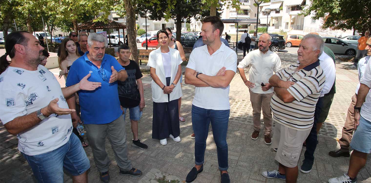 Κασσελάκης από Λάρισα: Έχει παγώσει ο χρόνος για τους ανθρώπους εδώ - Να έρθει ο κ. Μητσοτάκης χωρίς ΜΑΤ