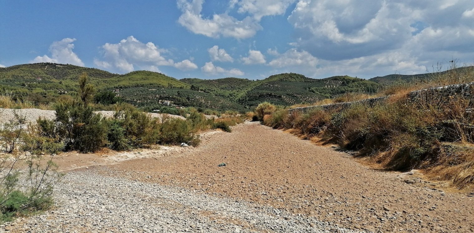 Νέδα: Ψάχνοντας το..νερό - Ο ποταμός έχει στερέψει εντελώς σε μεγάλος μήκος του