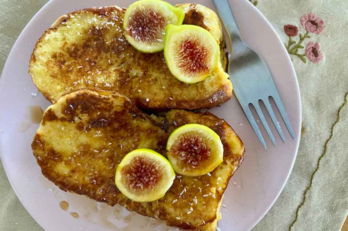 Αυγοφέτες με τσουρέκι (brioche French toast)