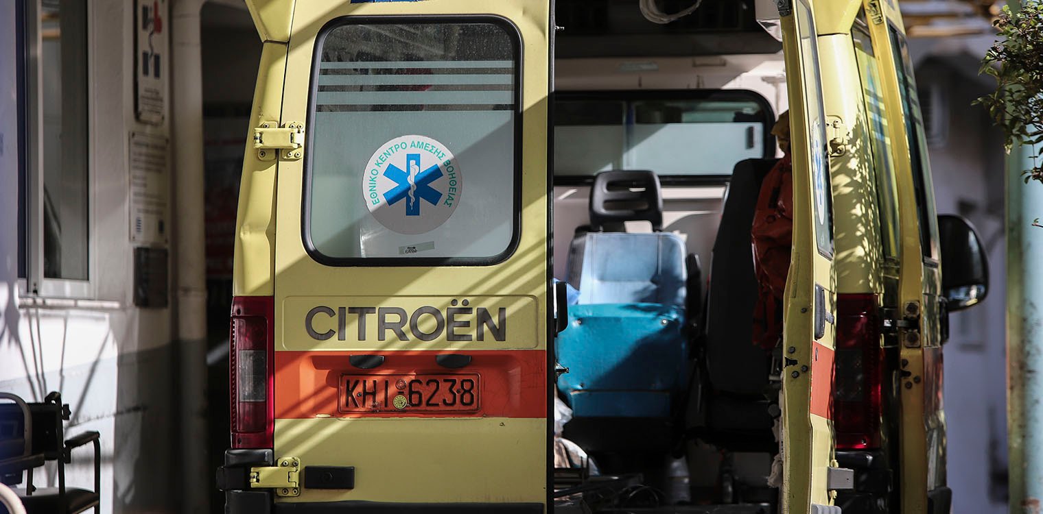 Τραγωδία στη Βούλα: Μηχανή παρέσυρε και σκότωσε πεζή - Βαριά τραυματίας ο οδηγός