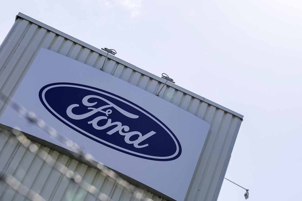 Η Ford αναγκάστηκε να επαναπροσλάβει 300 μηχανικούς