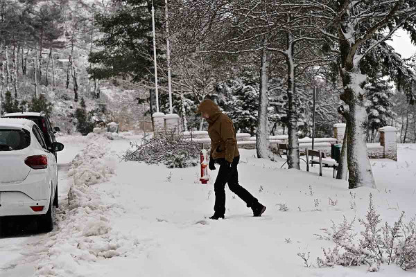 Ποιοι θα κάνουν γιορτές με χιόνια; Η πορεία του καιρού ως τα Χριστούγεννα - Πρόγνωση Μαρουσάκη