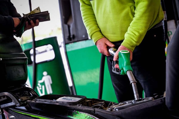 Το diesel εκτοξεύθηκε στα 2,271 ευρώ/λίτρο: Επιδότηση στα καύσιμα τον Σεπτέμβριο - Πώς θα εφαρμοστεί