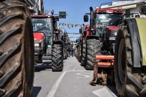 Ζεσταίνουν τα τρακτέρ τους οι ελαιοπαραγωγοί της Δυτικής Ελλάδας – Αποφασισμένοι για δυναμικές κινητοποιήσεις