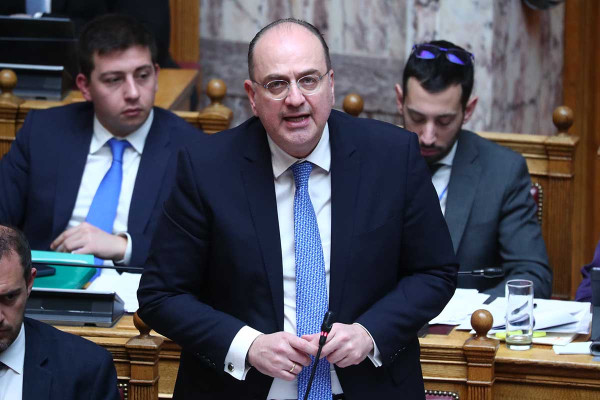 Πυροτέχνημα Λαζαρίδη μετά τον σάλο για το «πτυχίο» και τον διορισμό – «Ζητά τον έντοκο καταλογισμό των καταβληθέντων ποσών»