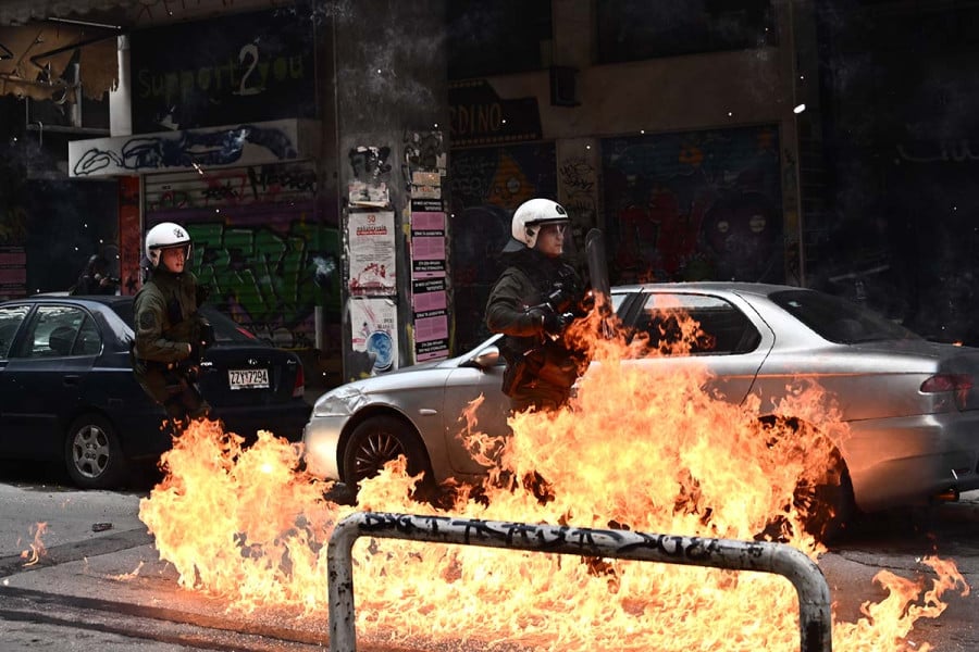 Την Τετάρτη απολογούνται οι 10 συλληφθέντες για τα επεισόδια της Παρασκευής στα Εξάρχεια