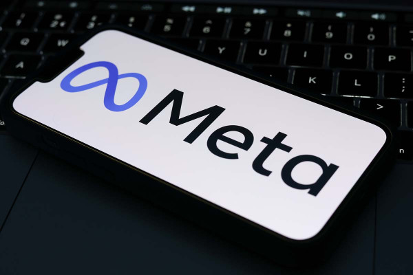 Politico: H Meta μπλοκάρει λογαριασμούς που αντιδρούν στο τουριστικό project του Κούσνερ στην Αλβανία