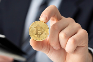 Ξέφρενο «ράλι» για το Bitcoin: Ξεπέρασε για πρώτη φορά τα 94.000 δολάρια