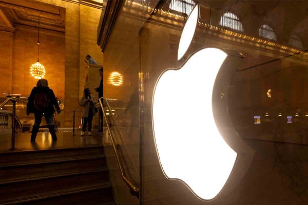 Η Apple κοντεύει να γίνει η πρώτη εταιρεία των 4 τρισ.