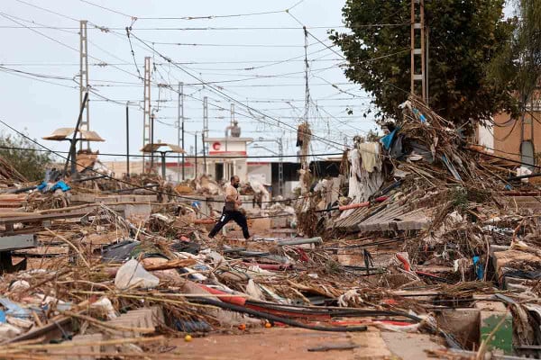 Βαλένθια: Σε κόκκινο συναγερμό για νέες βροχοπτώσεις οι παράκτιες περιοχές 2 εβδομάδες μετά τις φονικές πλημμύρες