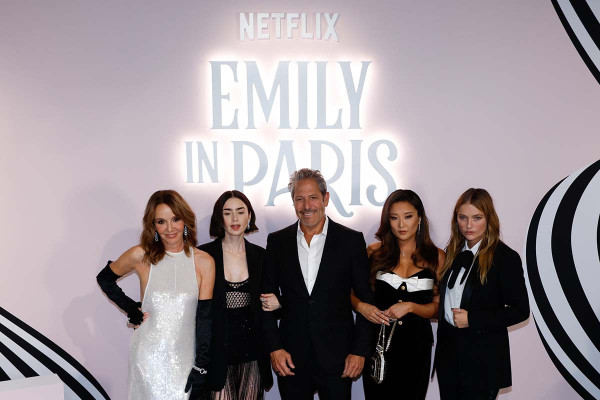 Τέλος για το «Emily in Paris»: Το Netflix ολοκληρώνει τη σειρά μετά την 6η σεζόν