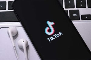 Το TikTok ετοιμάζεται να κλείσει την εφαρμογή στις ΗΠΑ την Κυριακή - Το μήνυμα που θα εμφανίζεται