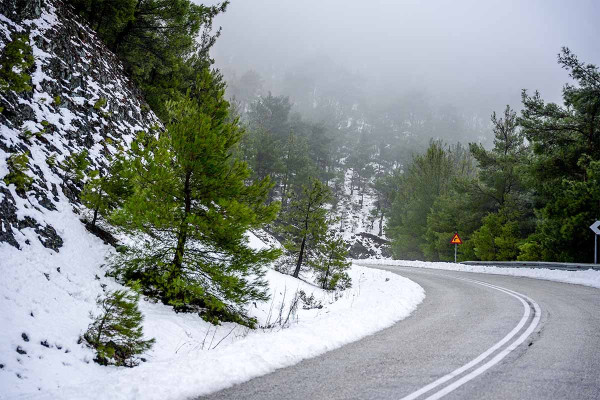 Επιμένει και σήμερα η κακοκαιρία: Ποιες περιοχές θα δουν πυκνές χιονοπτώσεις - Η πρόγνωση Μαρουσάκη