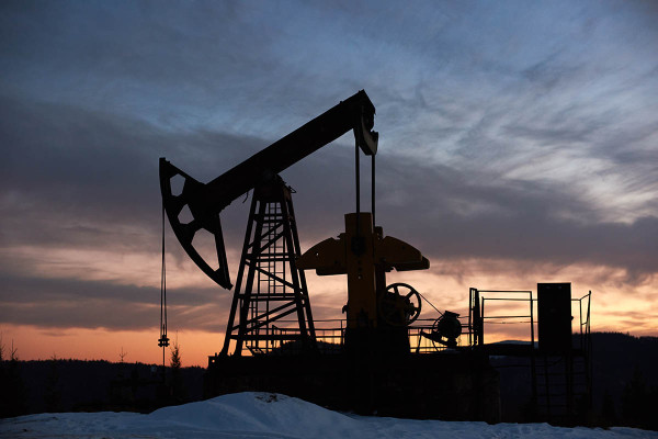 Άλμα 3,5% για την τιμή του Brent μετά την επικίνδυνη κλιμάκωση στη Μέση Ανατολή